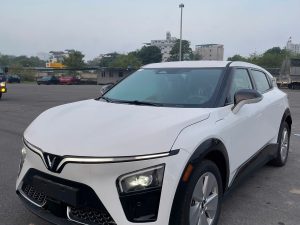VinFast VF7 Eco Trắng